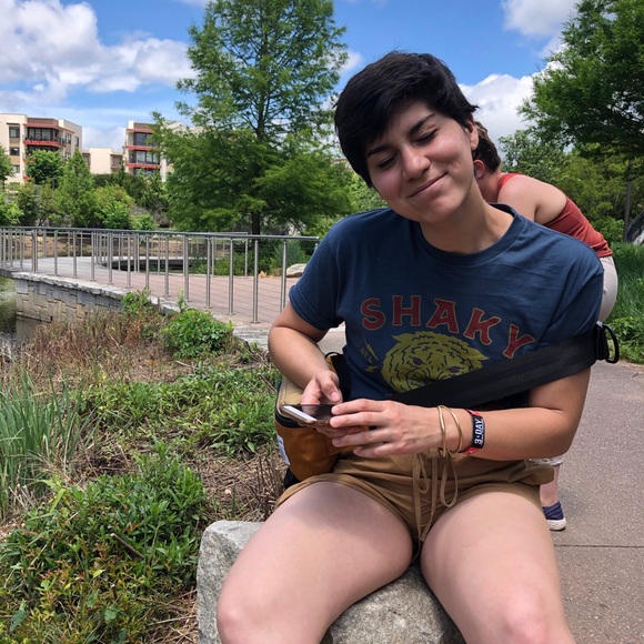 Meet your Posher, Nicky - Picture 3 of 3